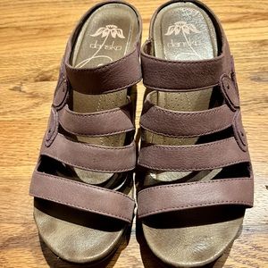 Dansko Nigella Leather Mule Strappy Slip On Sandals Heels w/ flower, size 37